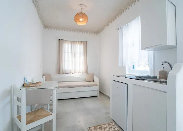 Maroulis Naxos Pensión 3*