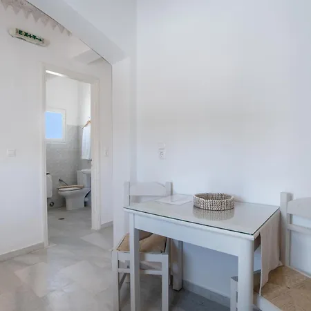 Pensión Maroulis Naxos 3*